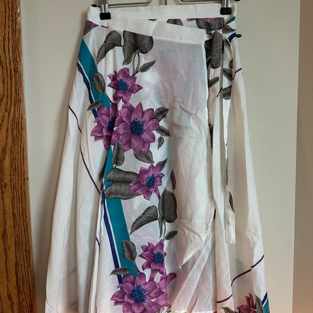 Vintage Floral A-Line Wrap Skirt - White and Purple